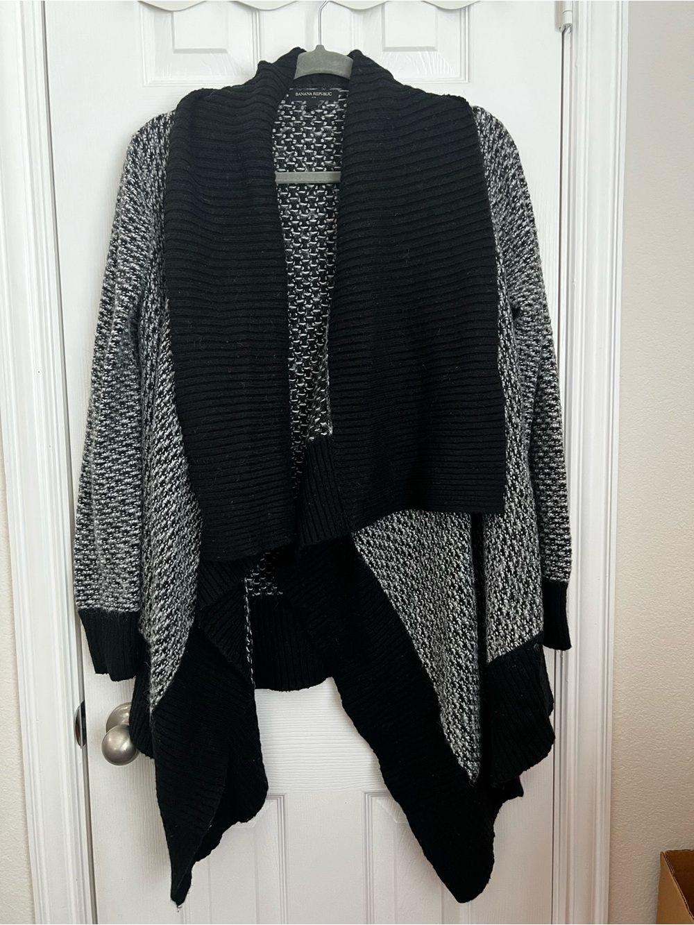 Banana Republic Black & Gray Open-Front Knit Cardigan